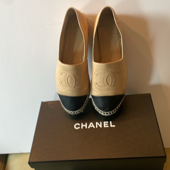 USED-CHANEL LAMBSKIN CC ESPADRILLES - Picture 2 of 10